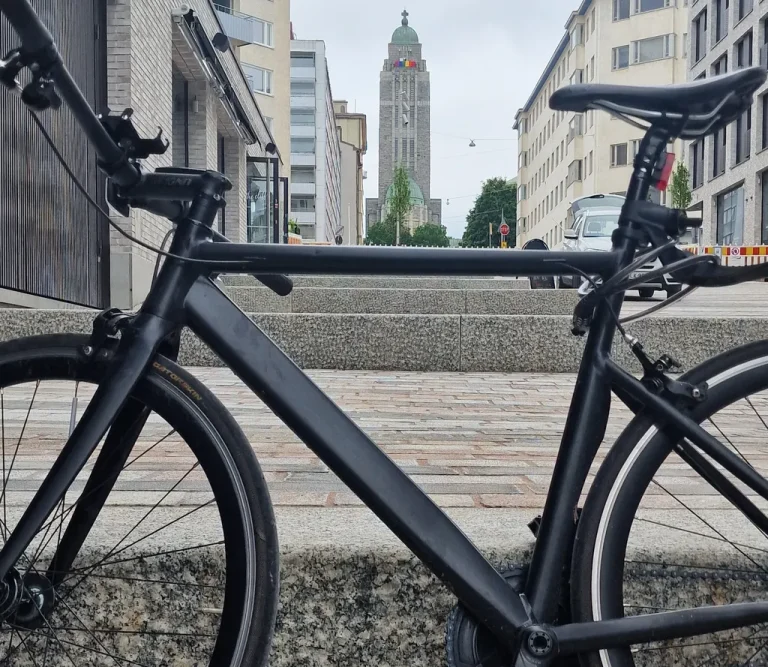 Kallio Church with my fixed gear bike in foreground.