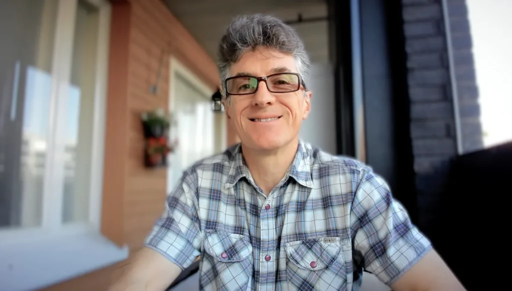 David Wills, CELTA qualified English Tutor. I am experienced lecturer with 30 years teaching at higher level. I now teach English as a Second Language (ESL) and English as a Foreign Language (EFL)